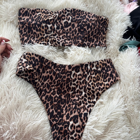 Cheetah Bikinis Size M - Picture 2 of 2